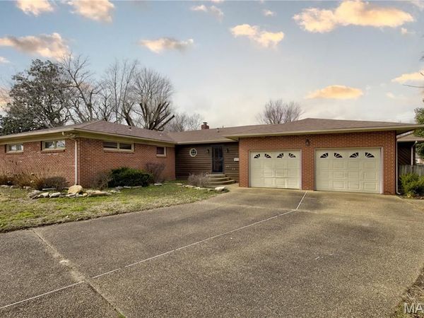307 Circle Drive, Sikeston, MO 63801