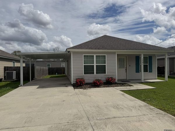 1501 Ravier Ln, Sunshine, LA 70780