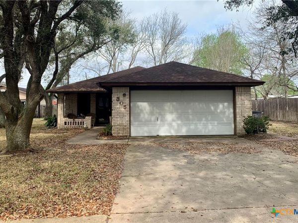 305 Glenmore Street , Victoria, TX 77904