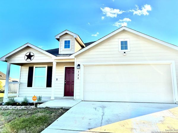 320 Agave Circle, Jourdanton, TX 78026