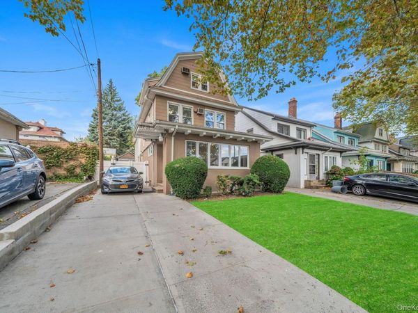 122-05 Metropolitan Avenue , Kew Gardens, NY 11415