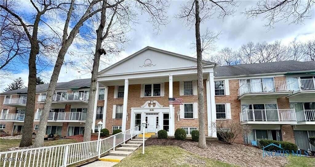 5679 Monroe Street, Sylvania, OH 43560 Main Photo