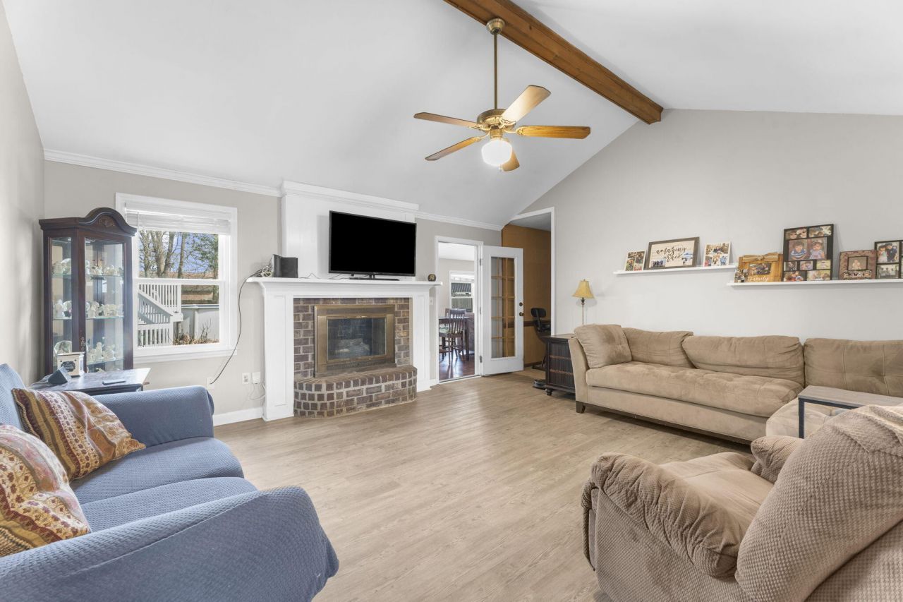 411 Indian Drive Photo 10