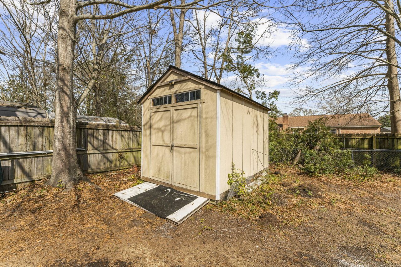 411 Indian Drive Photo 32