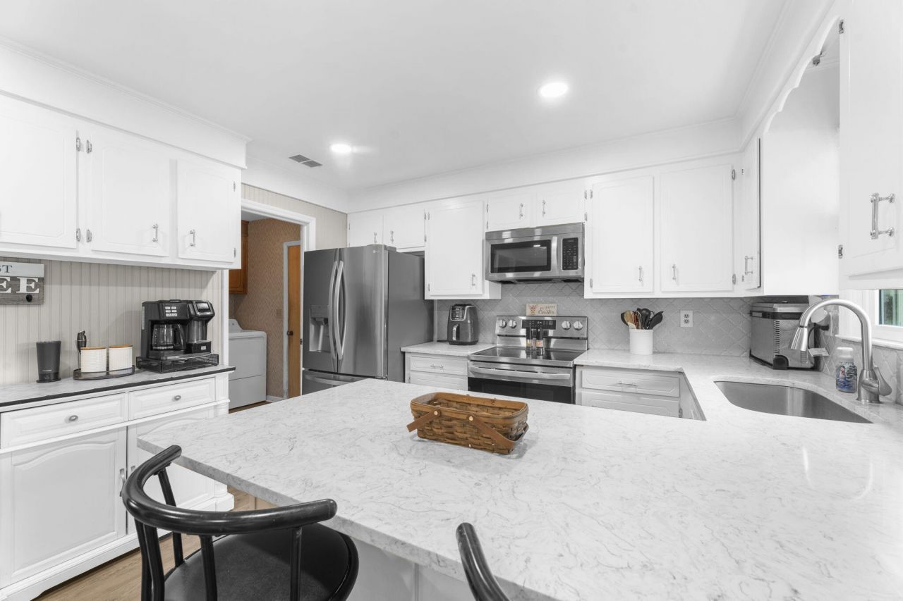 411 Indian Drive Photo 4