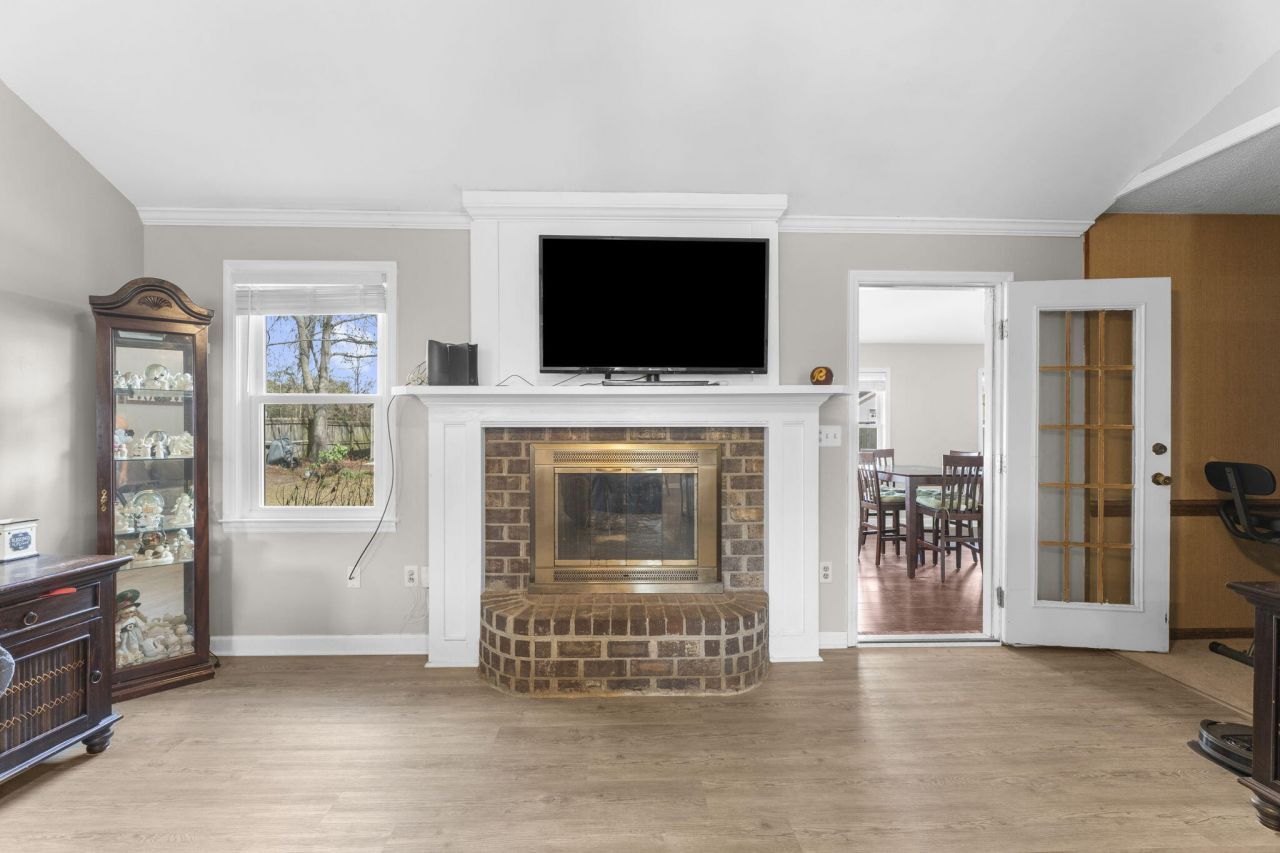 411 Indian Drive Photo 9