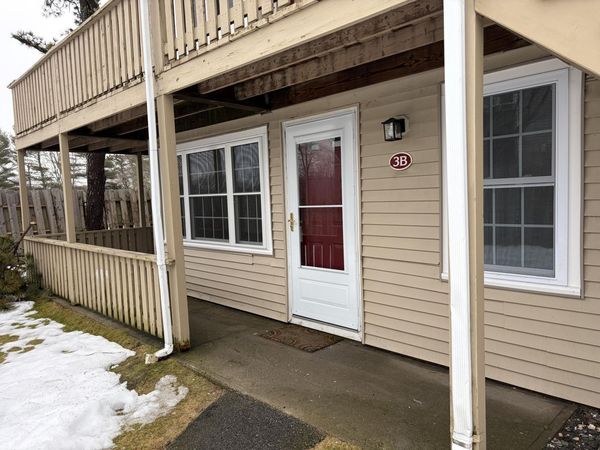 1029 Iyannough Road, Unit APT 3B, Hyannis, MA 02601
