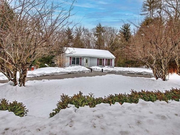 173 Quanapoag Rd, Freetown, MA 02717