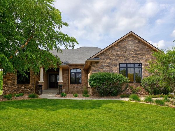 9127 NW 72nd Circle, Johnston, IA 50131