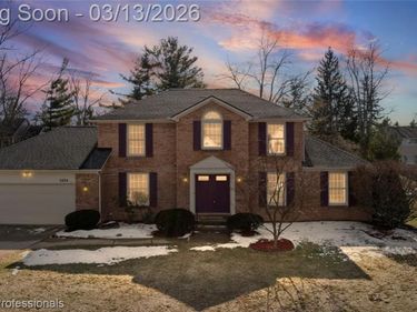 2824 Hunter Heights Drive, West Bloomfield Twp, MI 48324