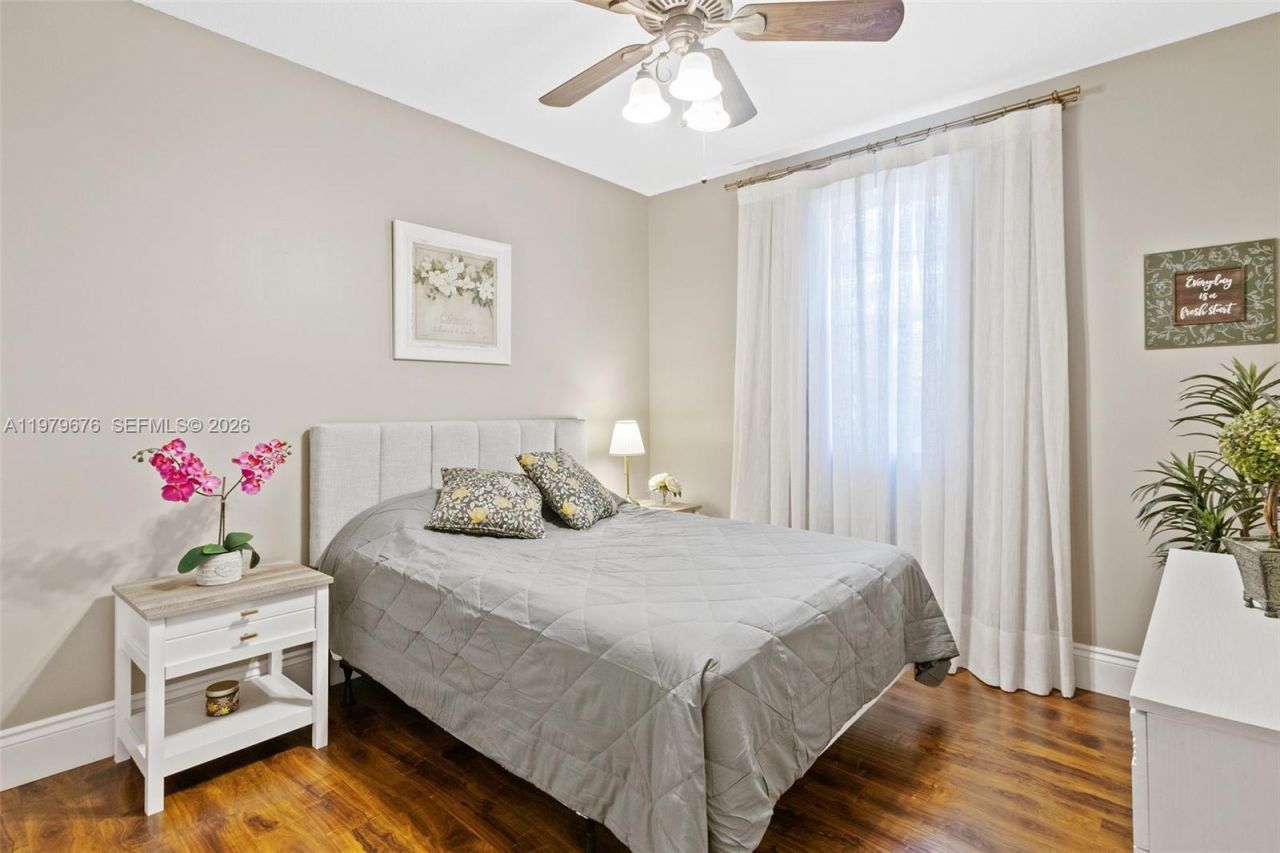 1533 Cardinal Way , Weston, FL 33327 Photo