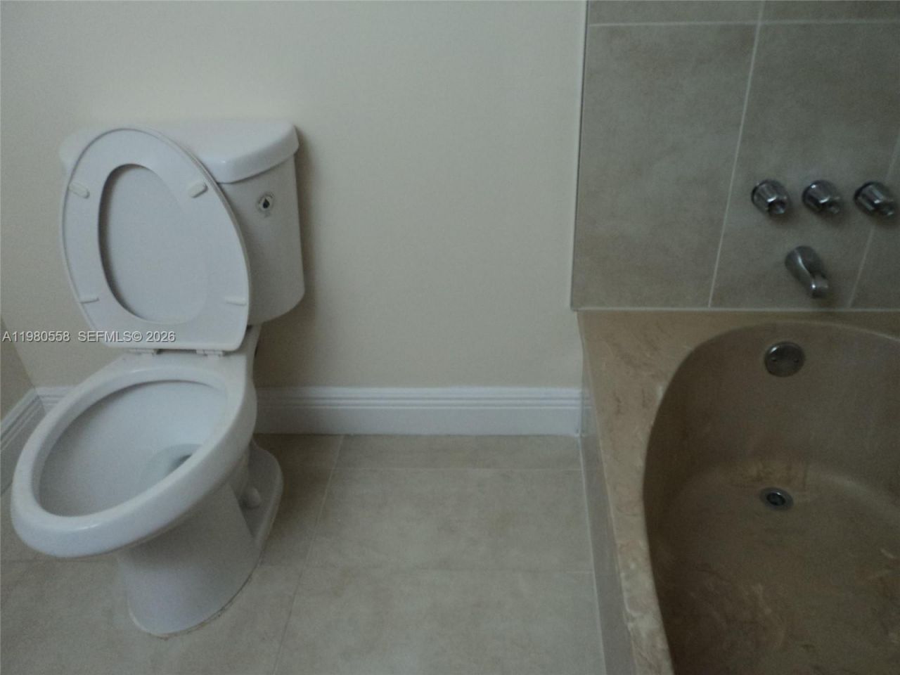 1301 NE 7th St, Unit 511, Hallandale Beach, FL 33009 Photo