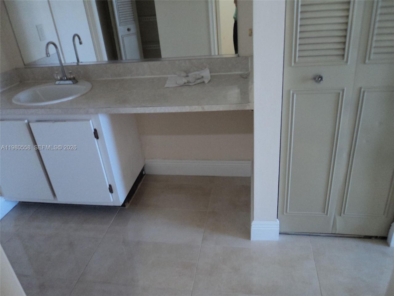 1301 NE 7th St, Unit 511, Hallandale Beach, FL 33009 Photo