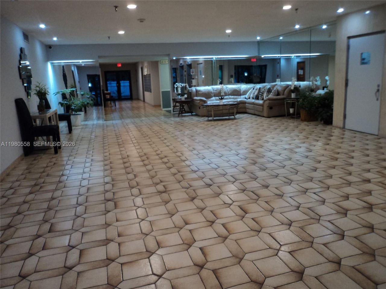 1301 NE 7th St, Unit 511, Hallandale Beach, FL 33009 Photo