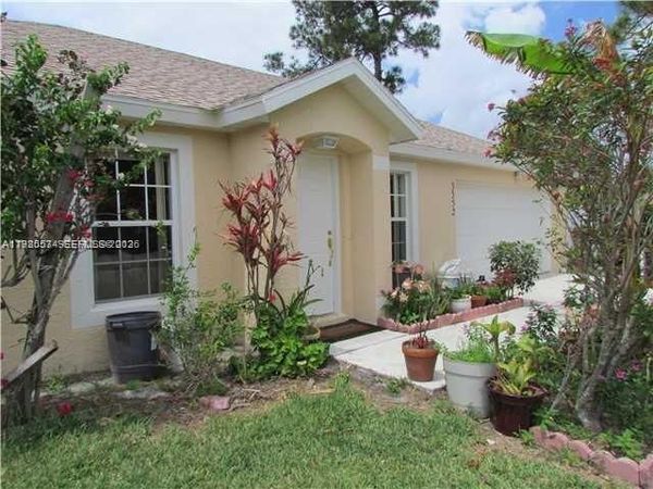 3352 SW Himango St , Port St. Lucie, FL 34953