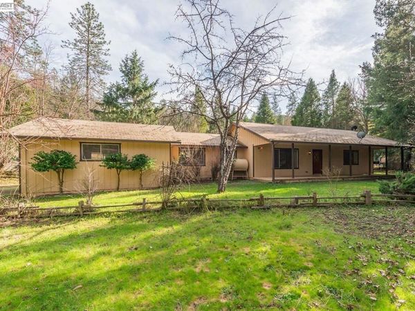 376 Mountain View Dr., Lewiston, CA 96052