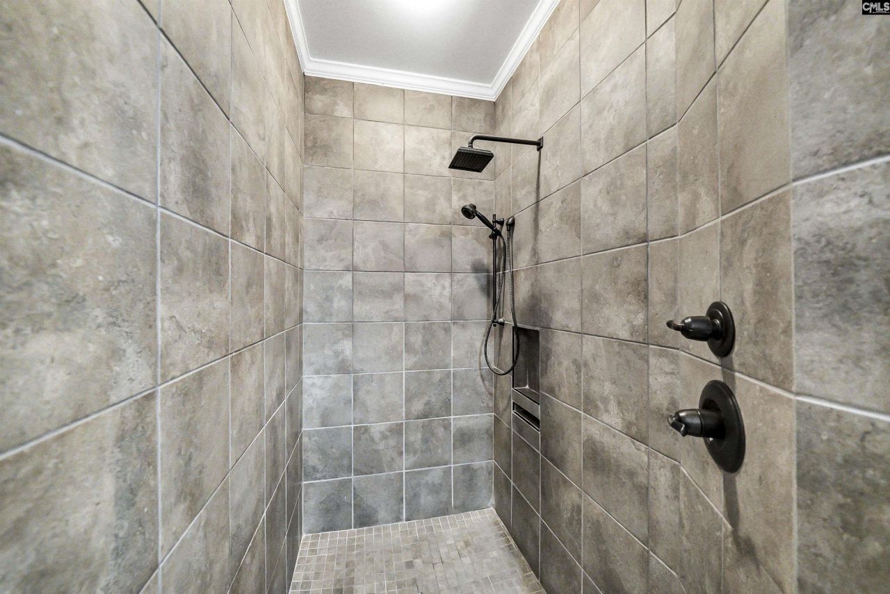 104 Inverness Drive  Photo 19