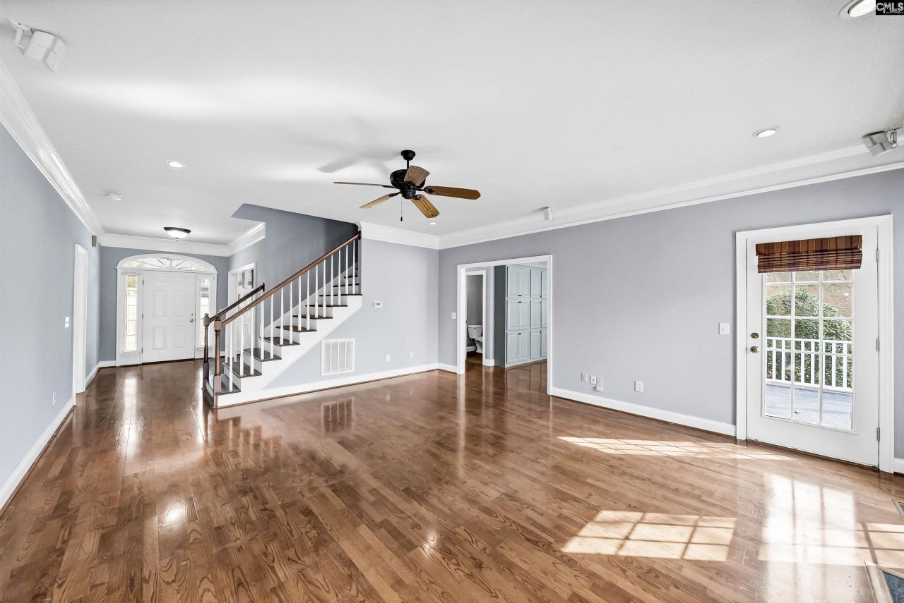 104 Inverness Drive  Photo 8