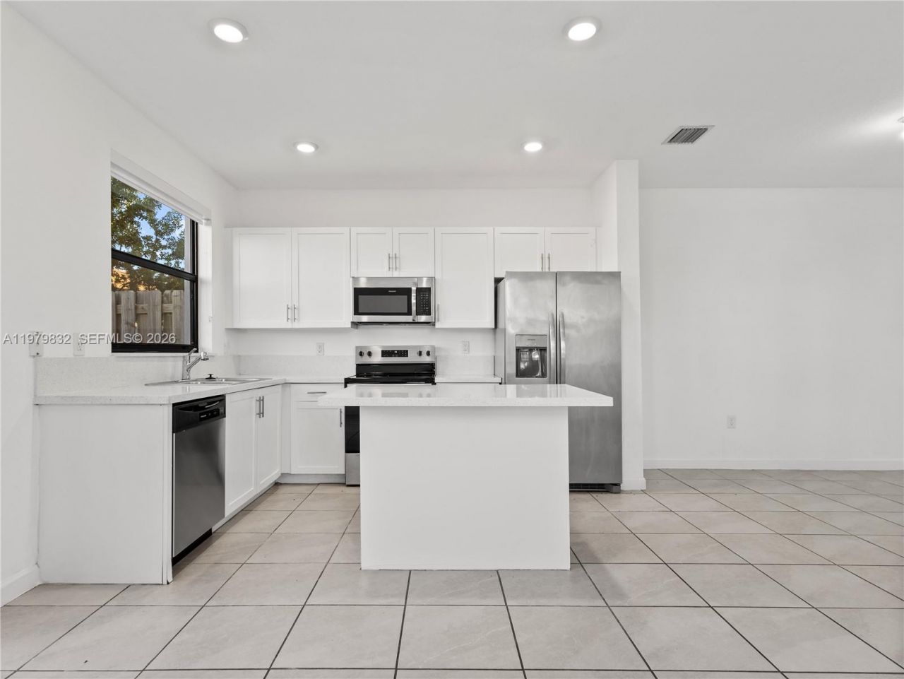 21089 NE 8th Ave, Miami, FL 33179 Photo