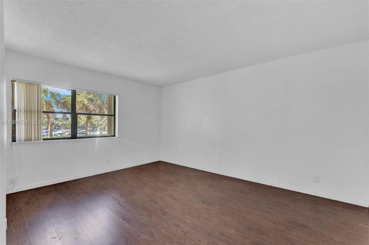 230 Lakeview Dr , Unit 206, Weston, FL 33326 Photo