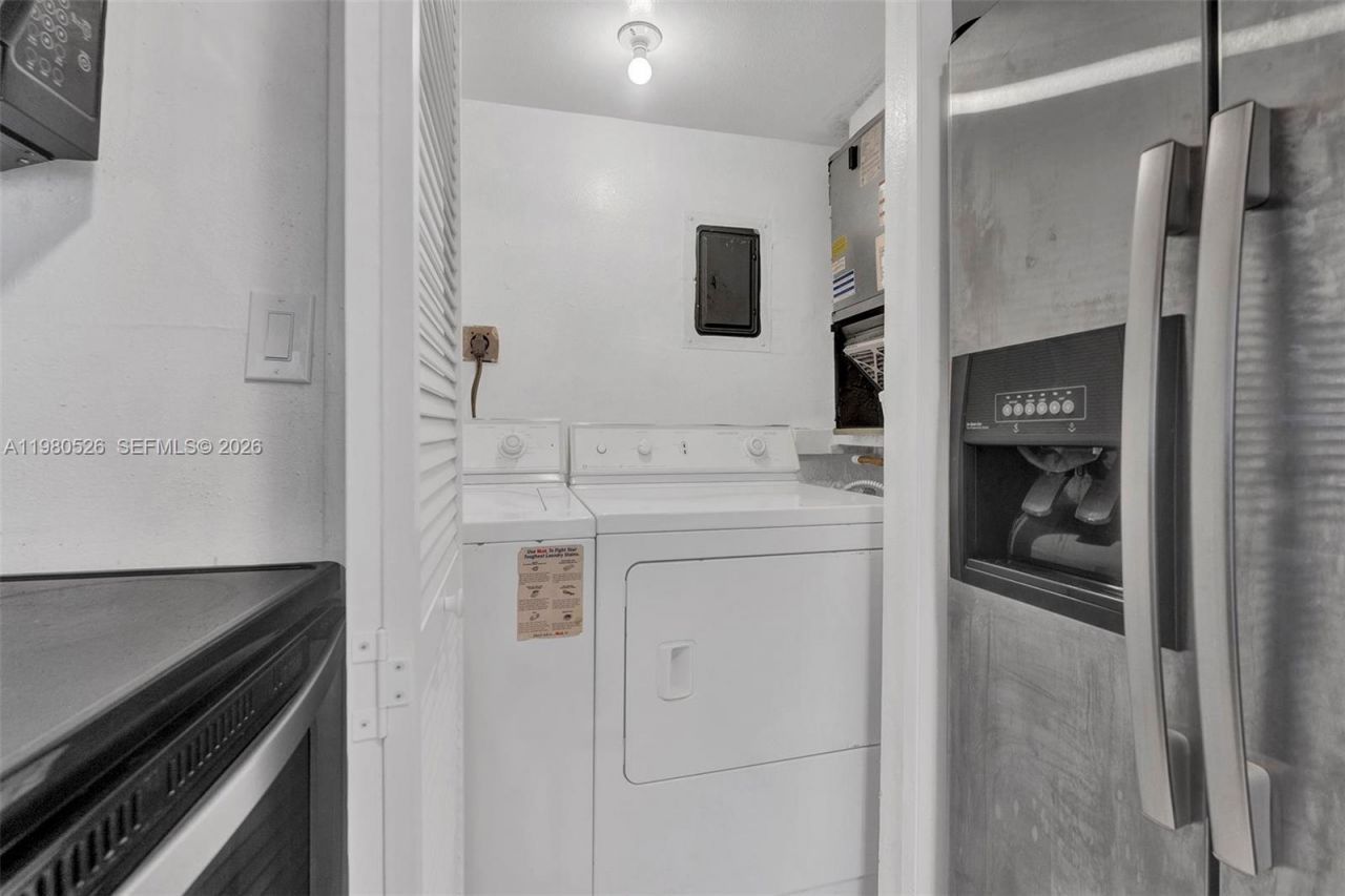 230 Lakeview Dr , Unit 206, Weston, FL 33326 Photo