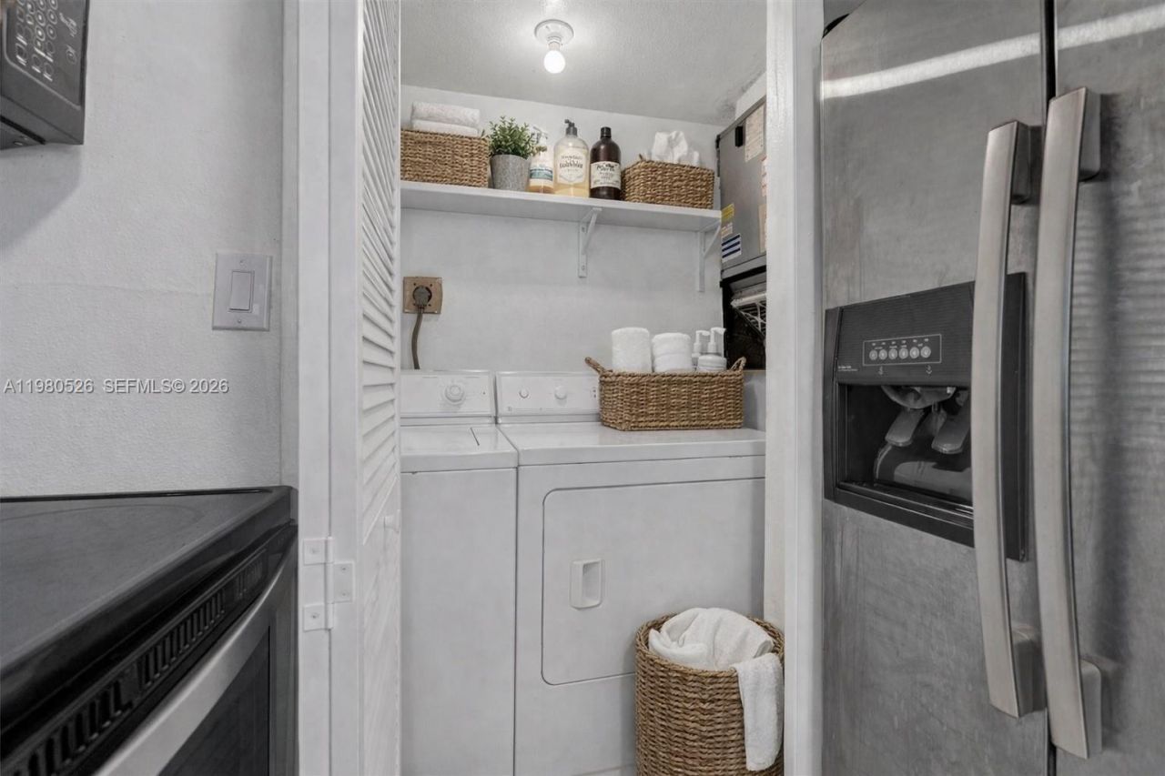 230 Lakeview Dr , Unit 206, Weston, FL 33326 Photo