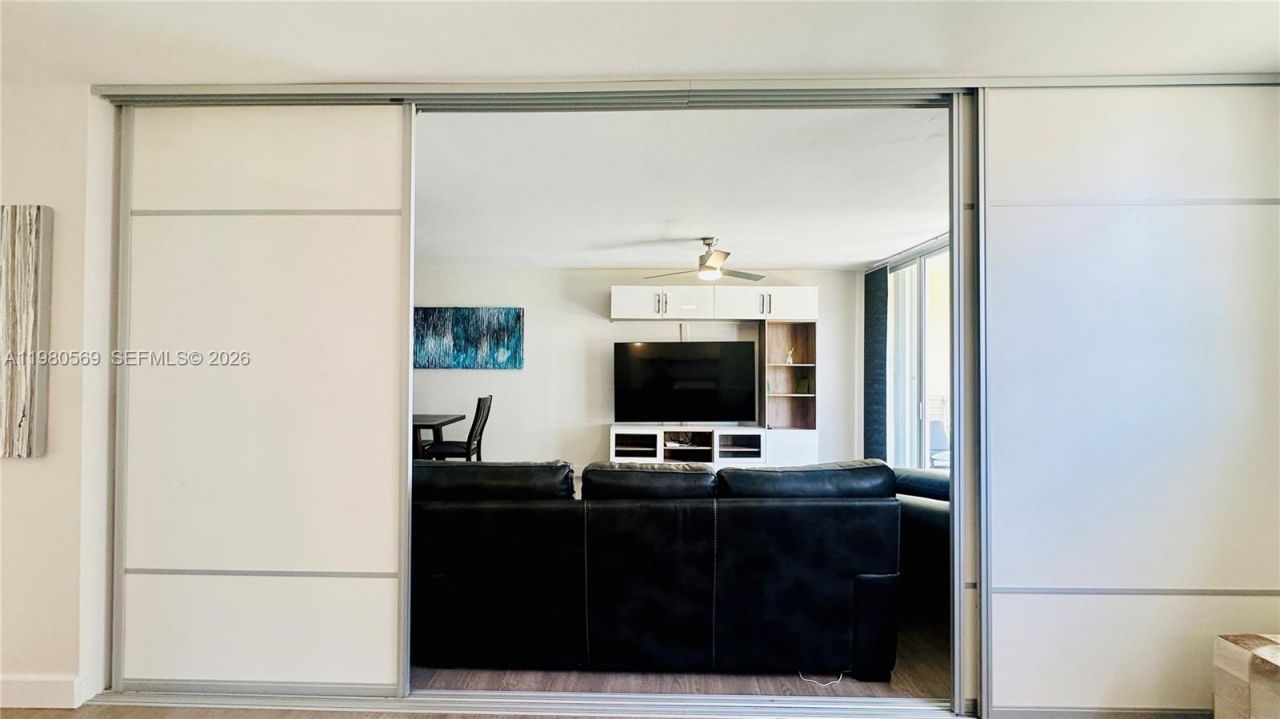 19390 Collins Ave , Unit 424, Sunny Isles Beach, FL 33160 Photo