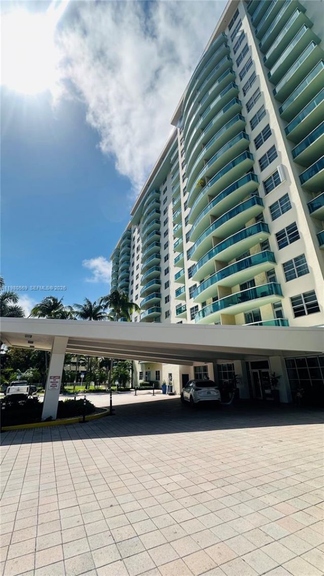 19390 Collins Ave , Unit 424, Sunny Isles Beach, FL 33160 Photo