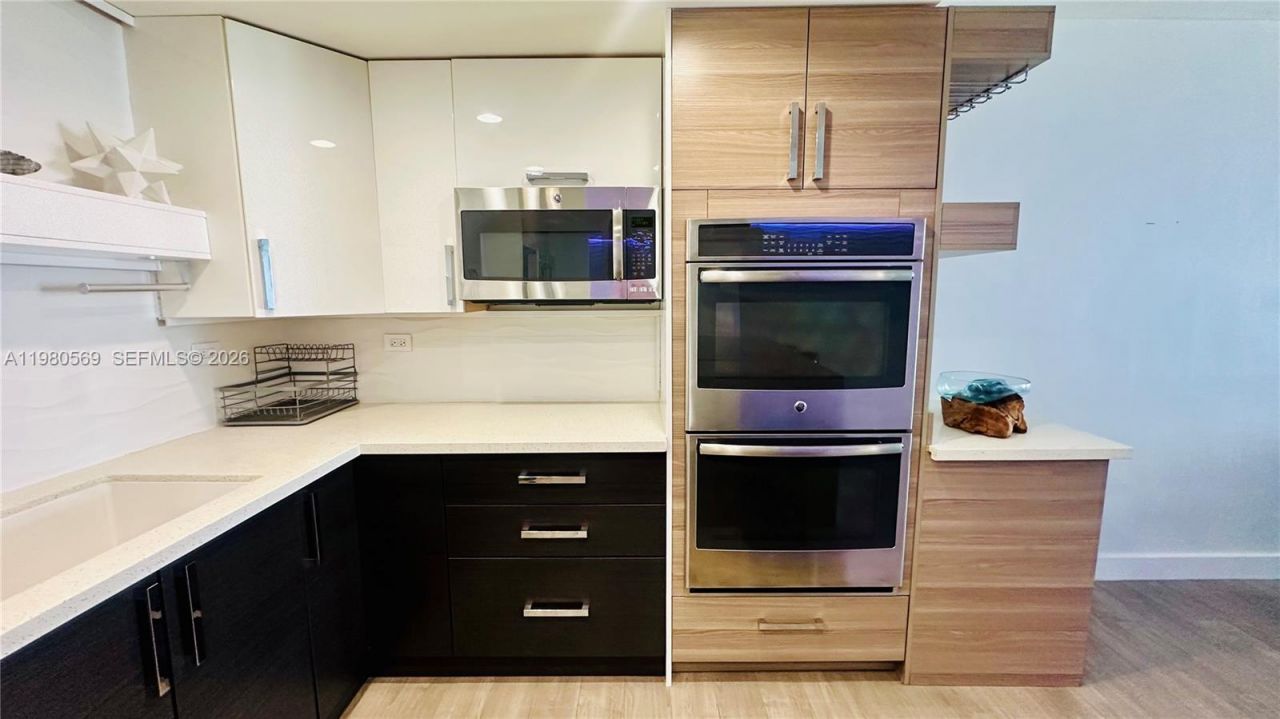 19390 Collins Ave , Unit 424, Sunny Isles Beach, FL 33160 Photo