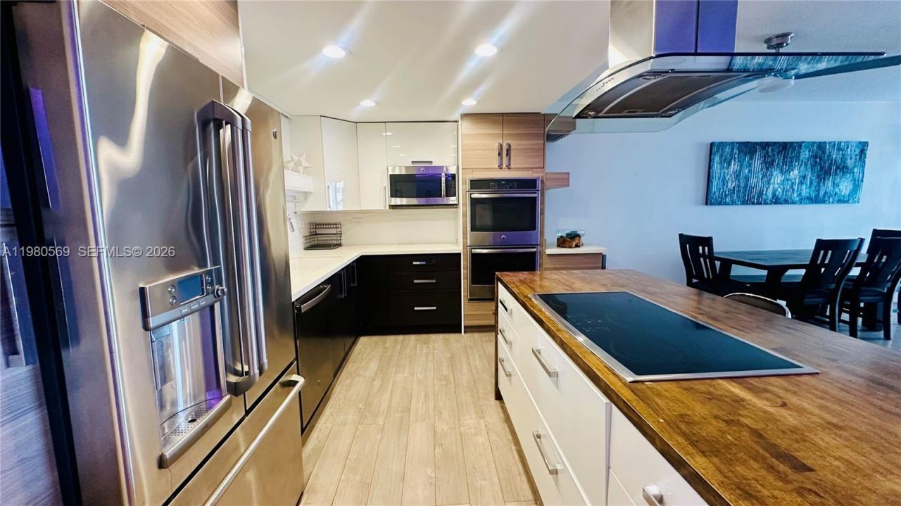 19390 Collins Ave , Unit 424, Sunny Isles Beach, FL 33160 Photo