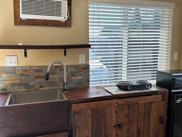 Unit 1, Hollywood, FL 33021