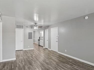 6151 E Mockingbird Lane, Dallas, TX 75214