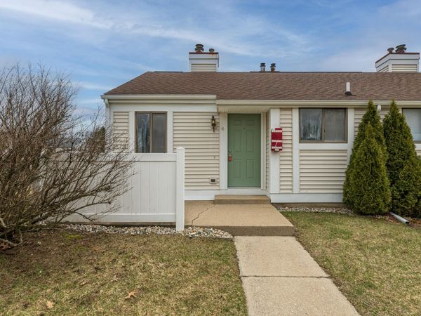 3320 Scots Pine Way, Unit 4, Portage, MI 49024