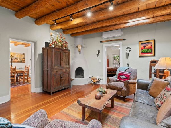 556 1/2 Garcia , Santa Fe, NM 87505