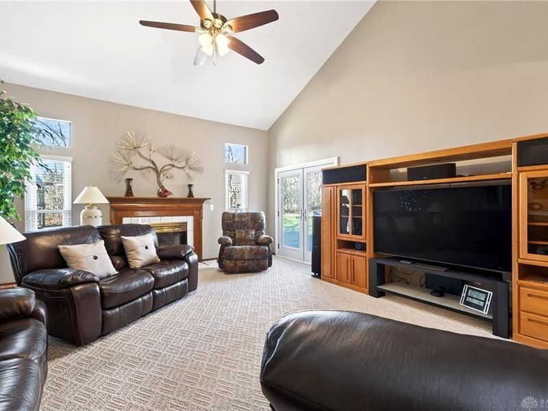 8767 Deer Valley Drive, Dayton, OH 45424 Photo 14