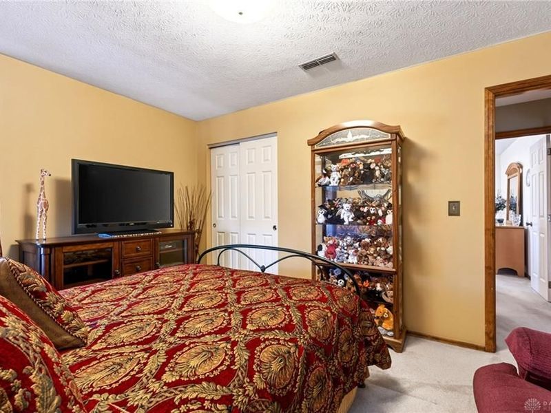 8767 Deer Valley Drive, Dayton, OH 45424 Photo 41