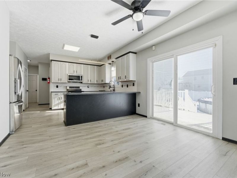 1516 Wisteria Avenue SW, Hartville, OH 44632 Photo 14