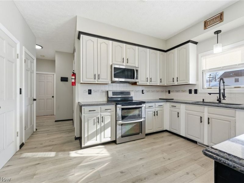 1516 Wisteria Avenue SW, Hartville, OH 44632 Photo 16