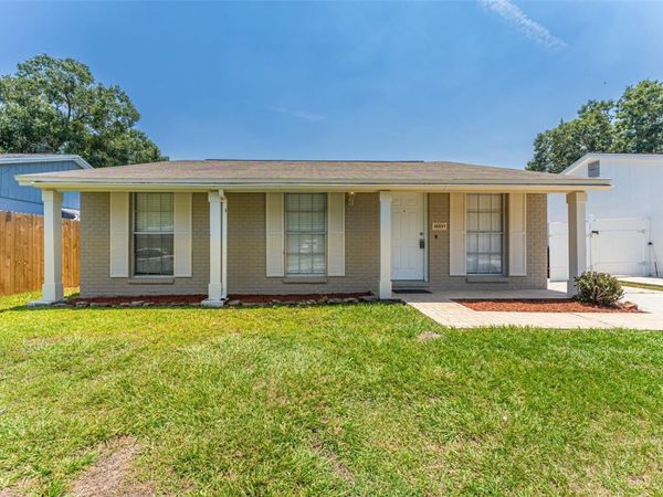 16017 WOODPINE DRIVE , TAMPA, FL 33618