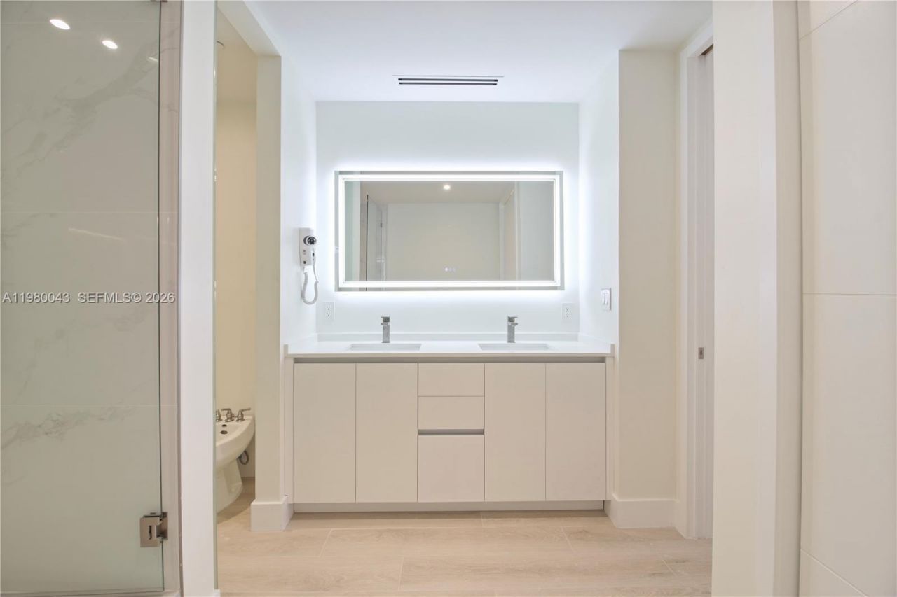 151 Crandon Blvd, Unit 540, Key Biscayne, FL 33149 Photo