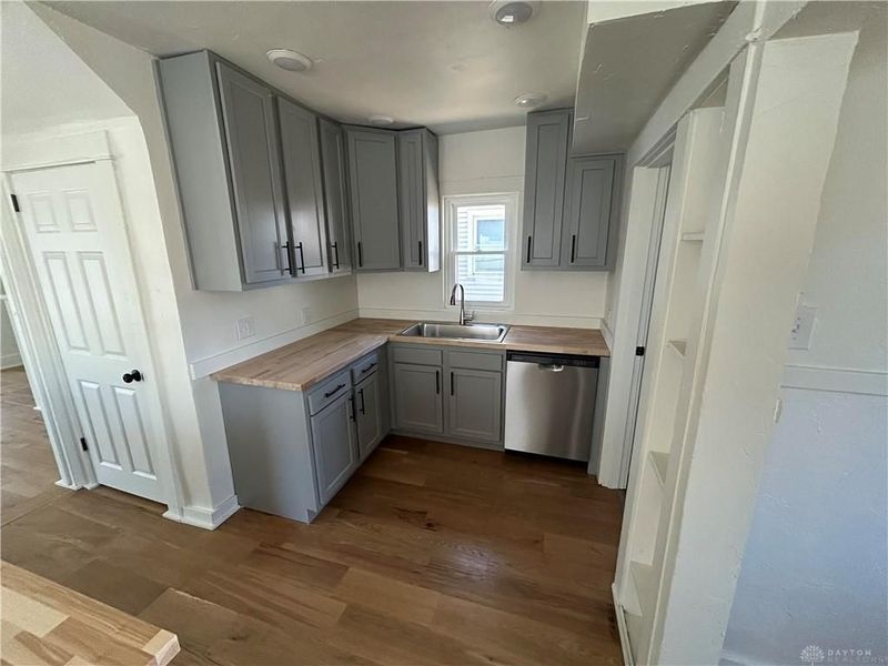 53 E Beechwood Avenue, Dayton, OH 45405 Photo 4