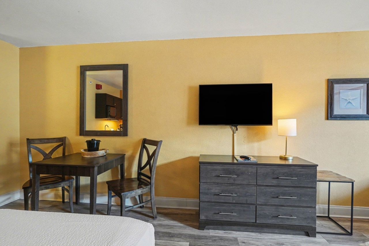 1501 S Ocean Blvd. Photo 6