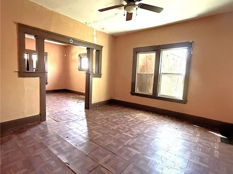 4368 E 156th Street, Cleveland, OH 44128 Photo 9