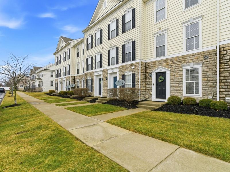 5282 Royal Arch Cascade Drive, Dublin, OH 43016 Photo 1