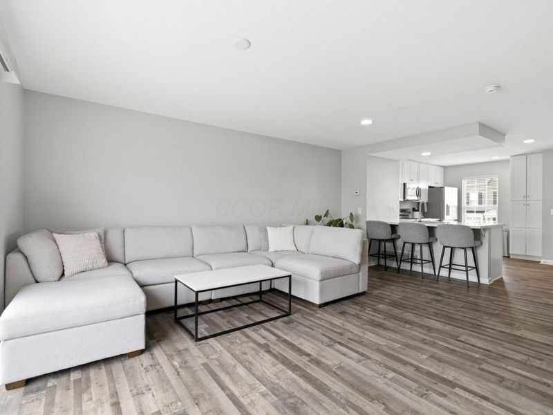 5282 Royal Arch Cascade Drive, Dublin, OH 43016 Photo 7