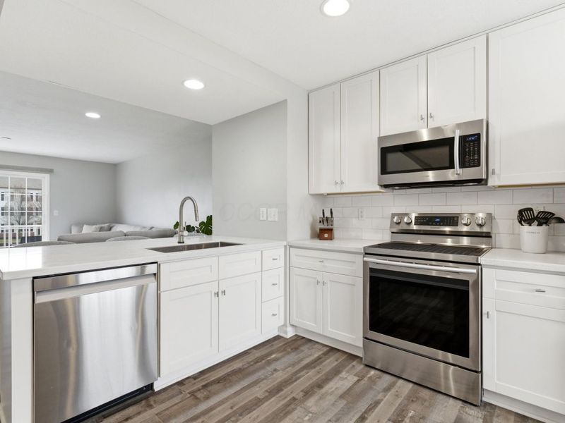 5282 Royal Arch Cascade Drive, Dublin, OH 43016 Photo 9