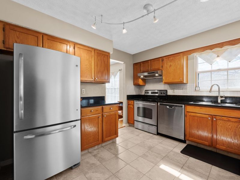 627 Ozem Gardner Way, Westerville, OH 43081 Photo 13