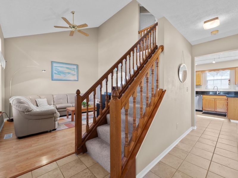 627 Ozem Gardner Way, Westerville, OH 43081 Photo 4