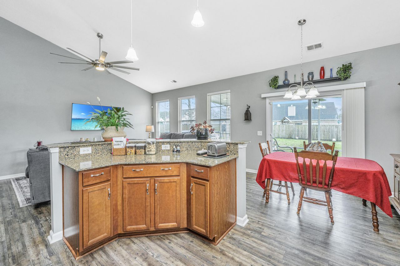 1037 Bridlewood Farms Parkway Photo 12