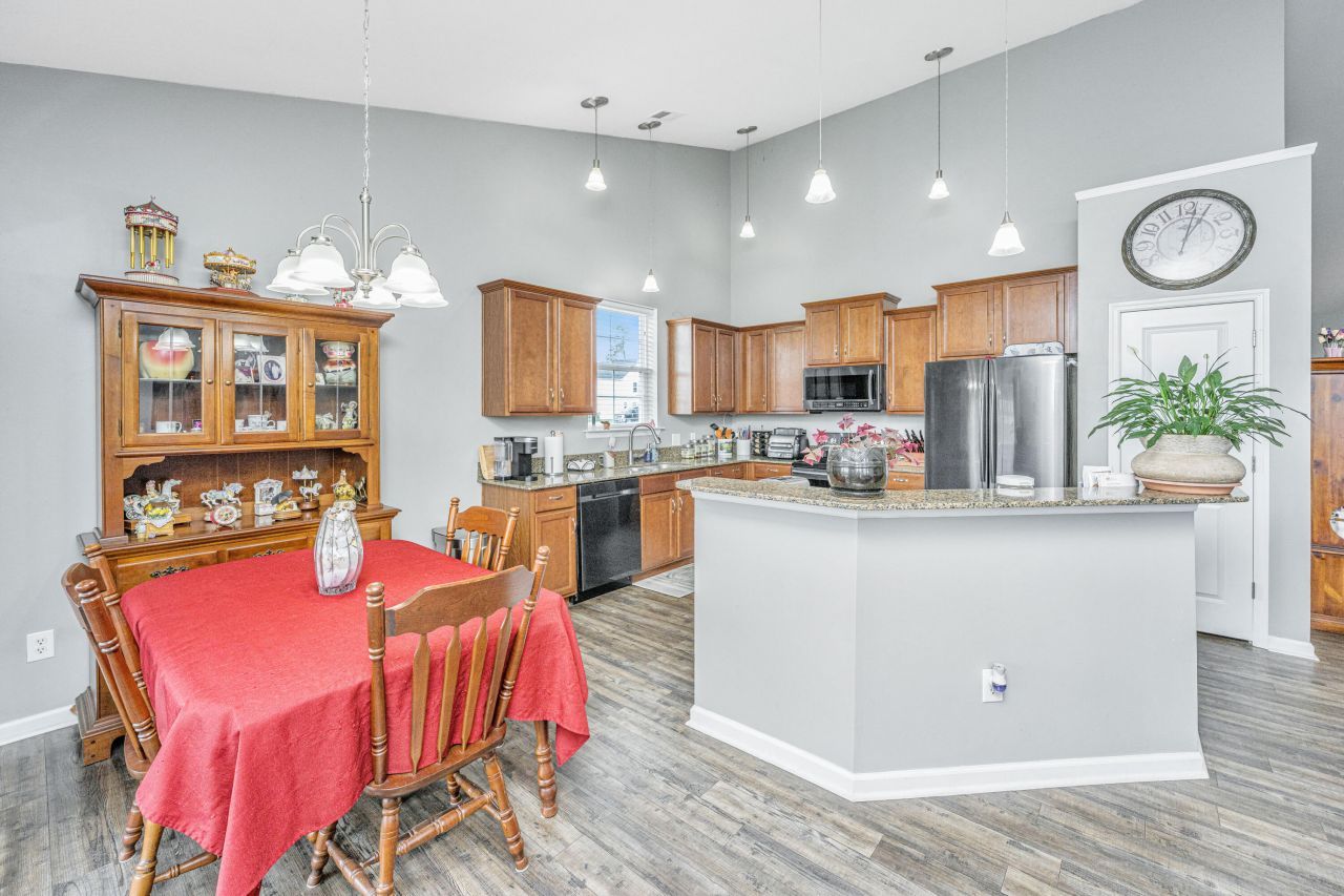 1037 Bridlewood Farms Parkway Photo 14